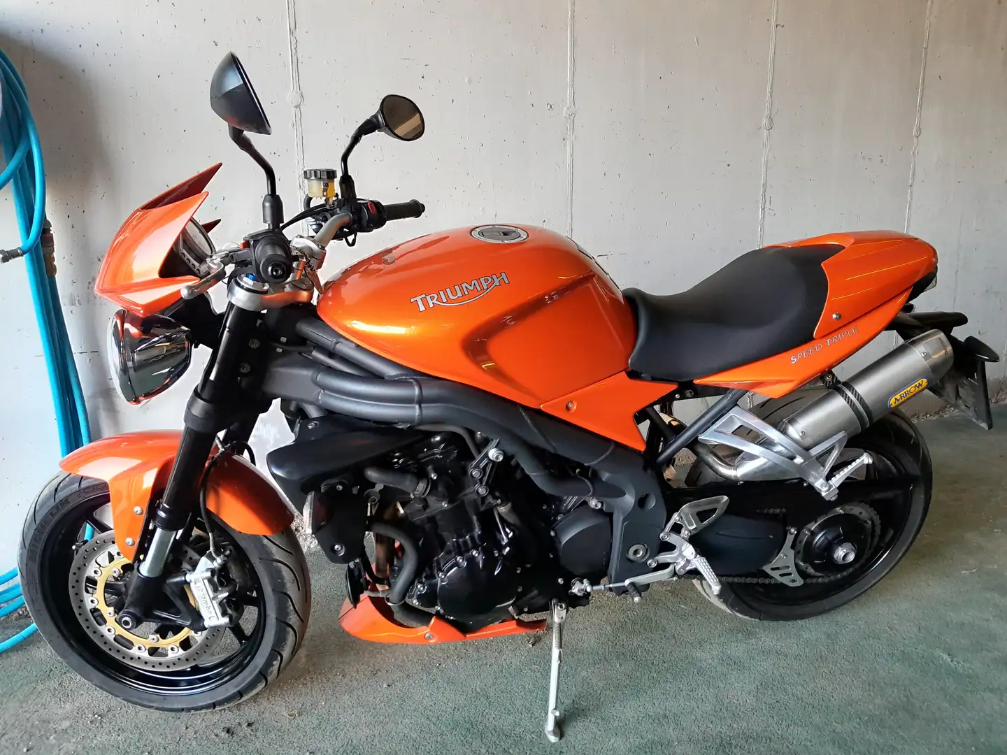 Triumph Speed Triple 1050 Portocaliu - 1