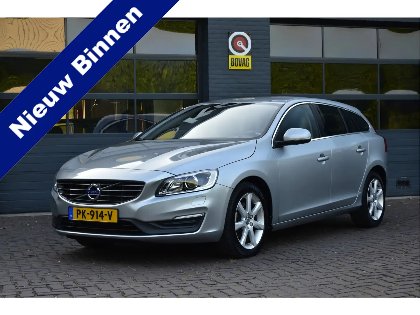 Volvo V60 1.5 T2 Polar+ Automaat Zilver - 1