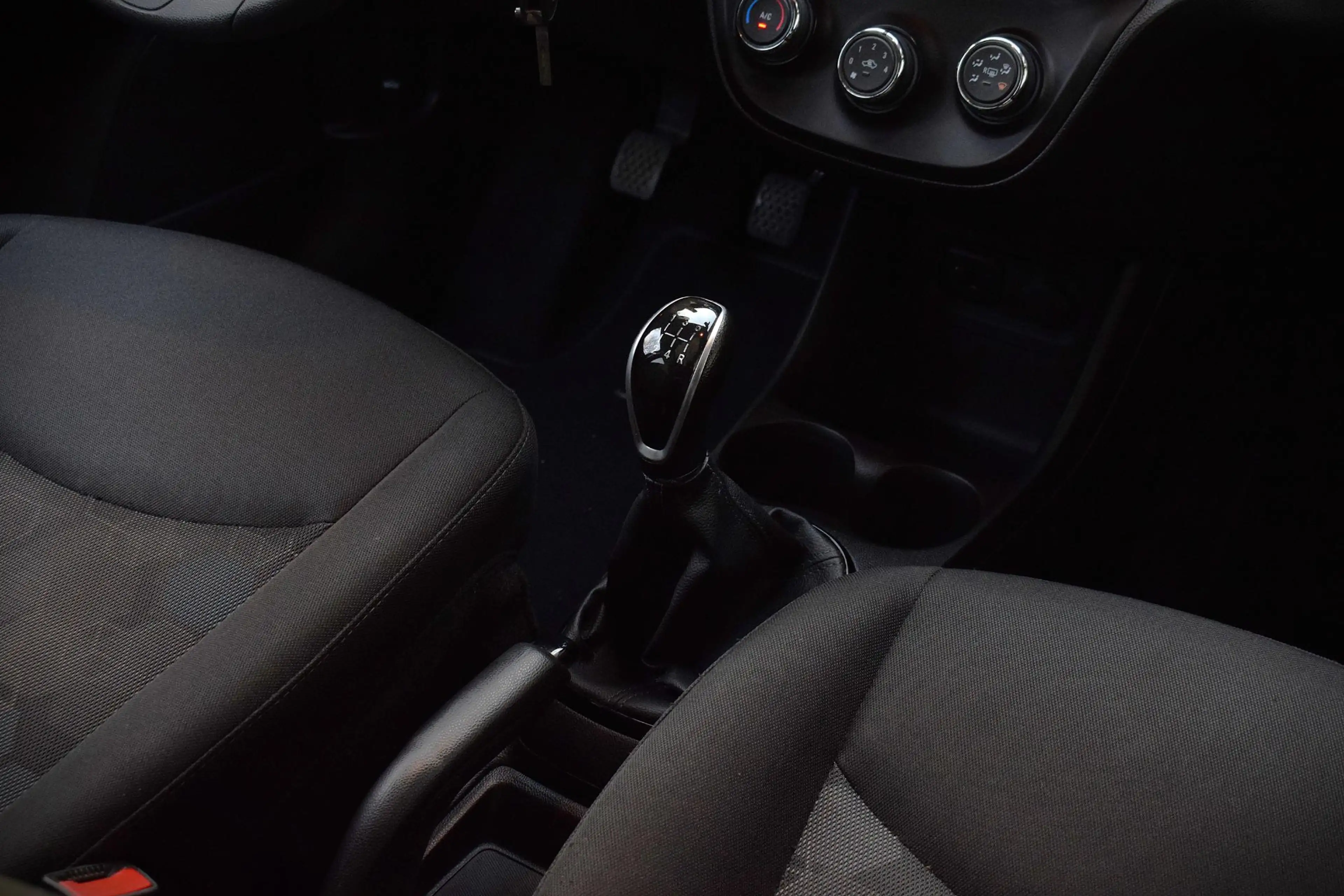 Opel Karl 1.0 Rocks Online Edition NAV|DAB|PDC|CRUIS|CARPLAY — photo 14