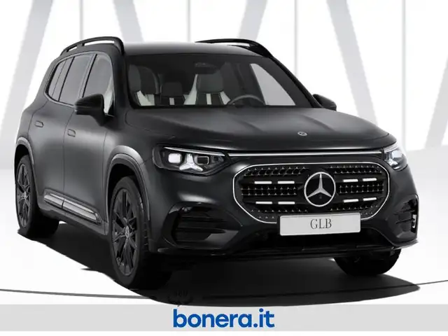 Mercedes-Benz GLB view 2