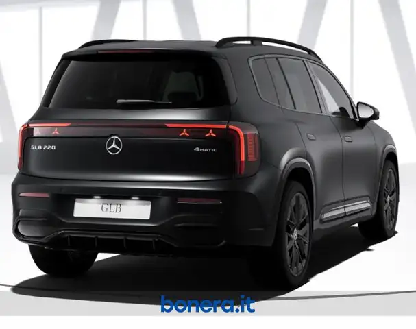 Mercedes-Benz GLB view 3