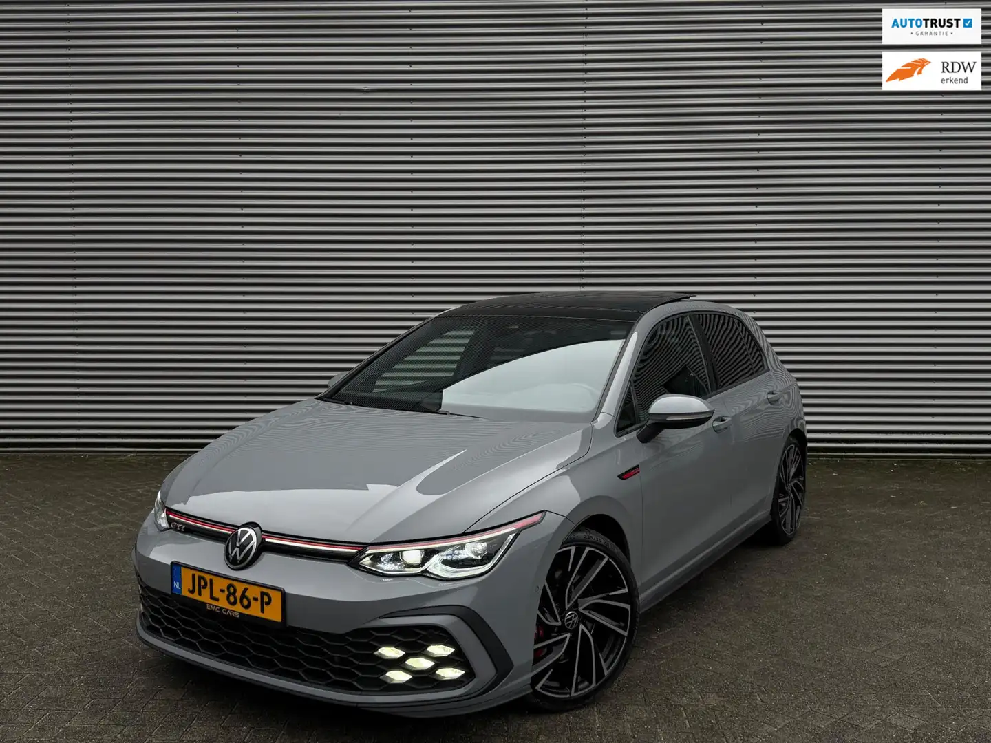 Volkswagen Golf GTI 2.0 TSI PANO, 19 INCH, HARMAN KARDON, IQ LIGHT Grijs - 1