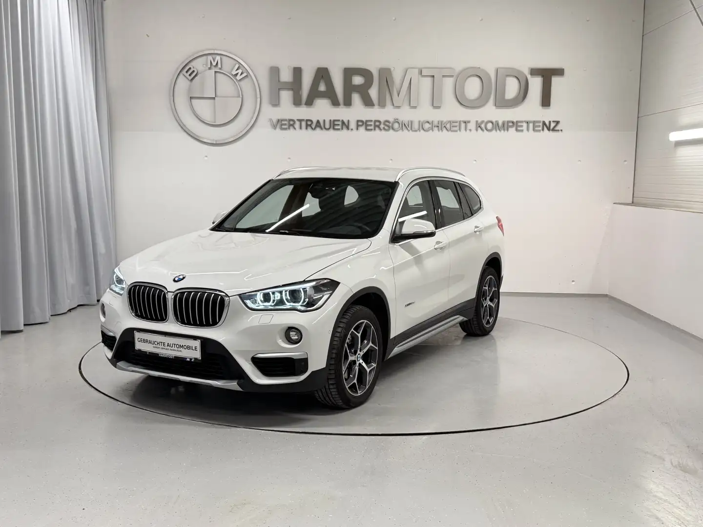 BMW X1 xDrive18d Weiß - 2
