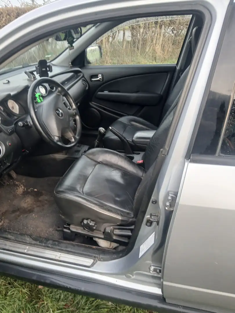 Mitsubishi Outlander Outlander 2.0 Sport 4WD Warr. Plateado - 2