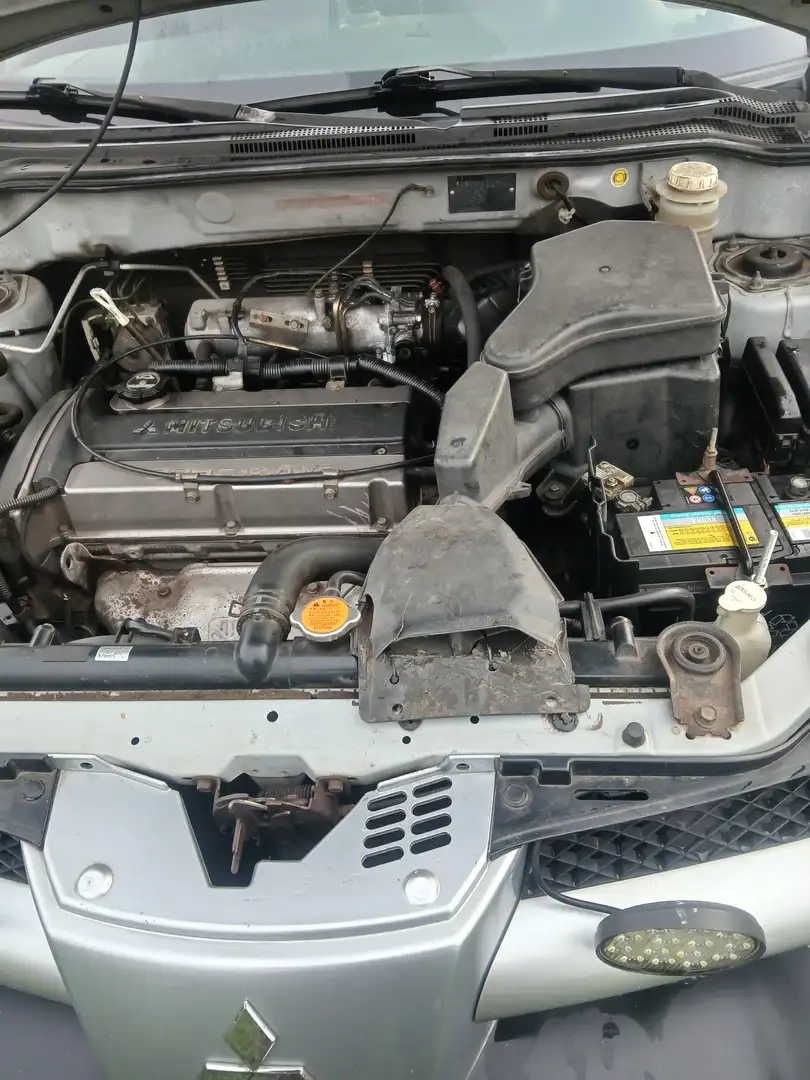 Mitsubishi Outlander Outlander 2.0 Sport 4WD Warr. Plateado - 1