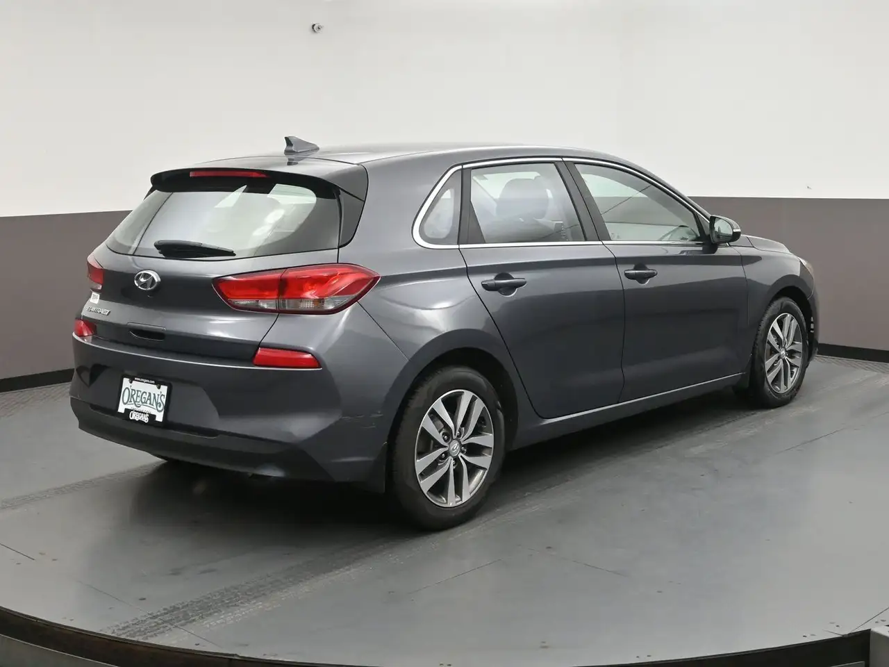 Hyundai ELANTRA photo Hyundai ELANTRA