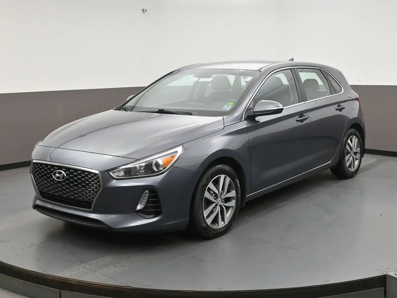 Hyundai ELANTRA photo Hyundai ELANTRA
