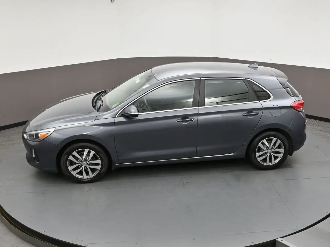 Hyundai ELANTRA photo Hyundai ELANTRA