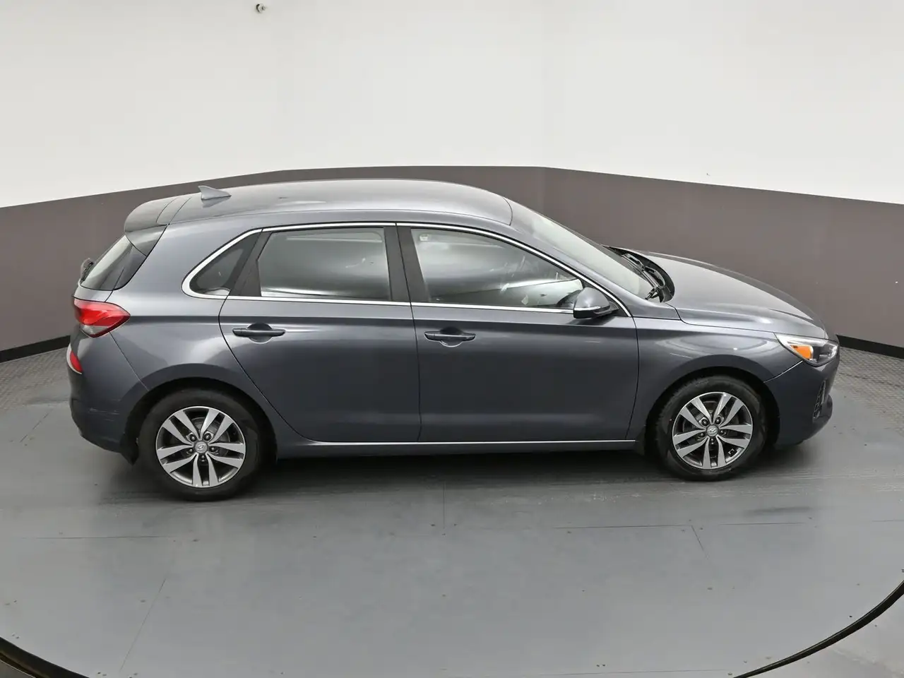 Hyundai ELANTRA photo Hyundai ELANTRA