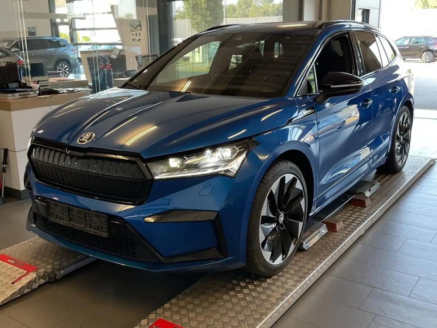 Skoda Enyaq 80 SPORTLINE ACC/HuD/AHK/WÄRMEPUMPE/360° Bleu - 1