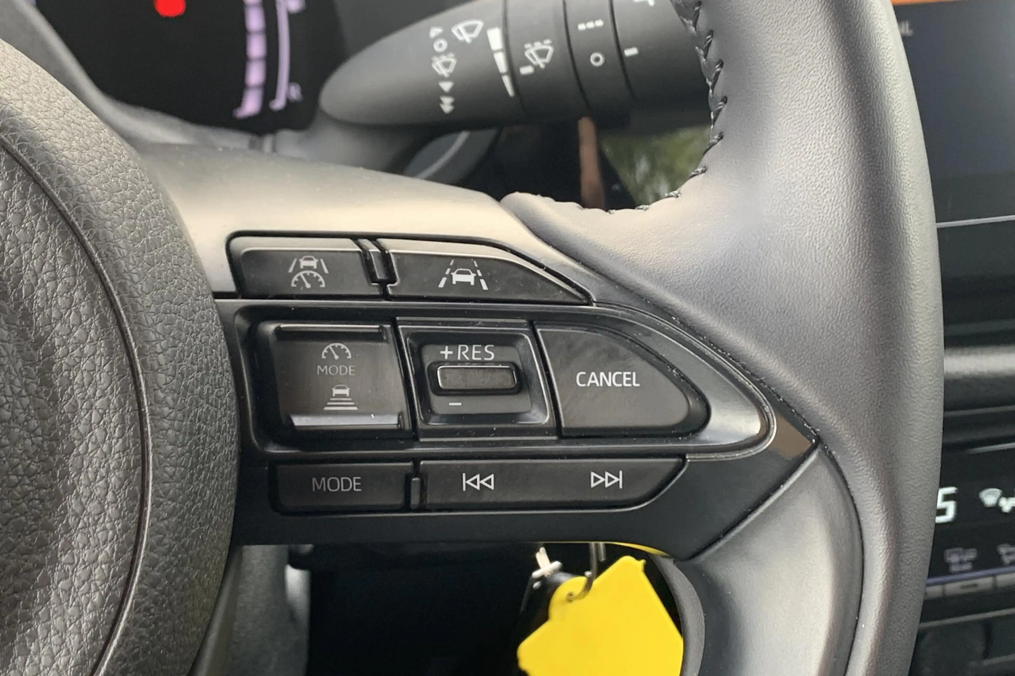 Toyota Aygo X Hybrid 115 play Camera / Apple Carplay / Android A — photo 11