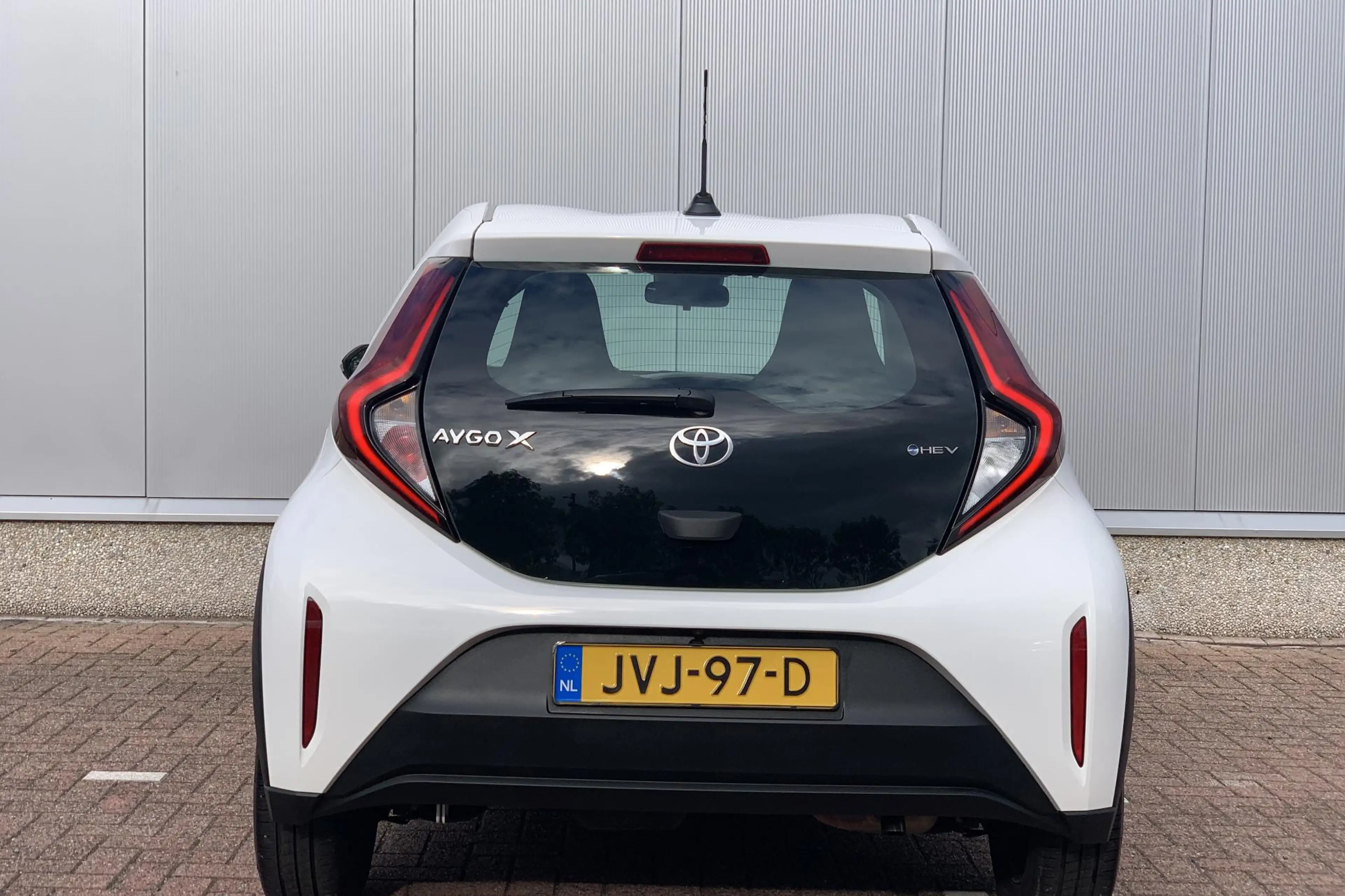 Toyota Aygo X Hybrid 115 play Camera / Apple Carplay / Android A — photo 4