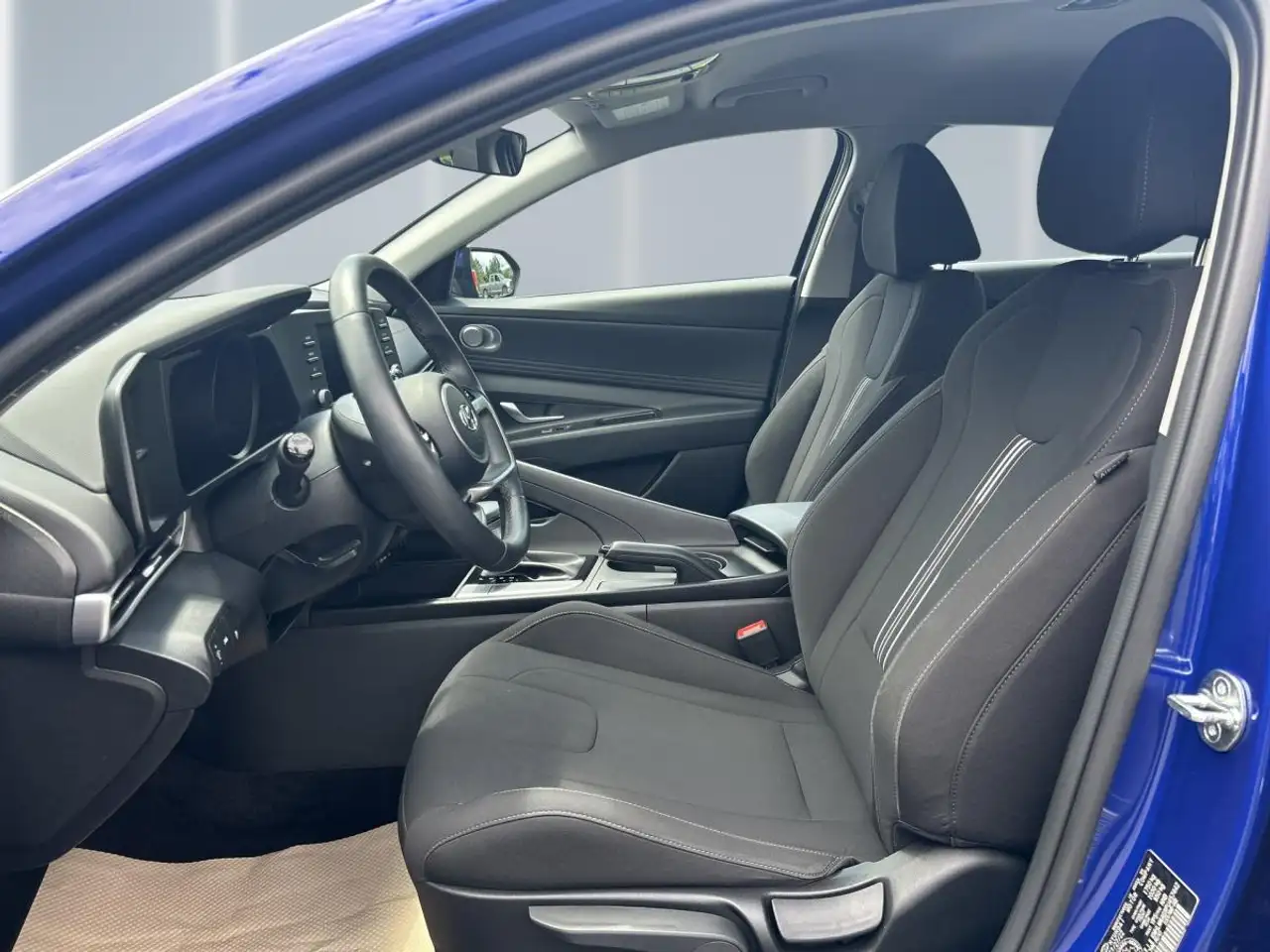 Hyundai ELANTRA снимка Hyundai ELANTRA