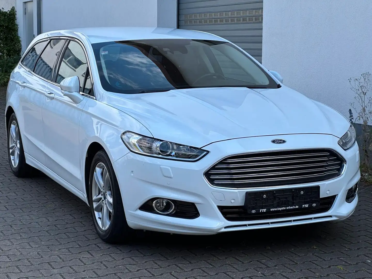 Ford Mondeo Turnier 1,5 EcoBoost Titanium Powershift Wit - 1