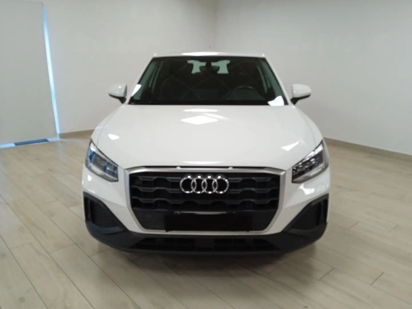 Audi Q2 30 TDI S tronic Business Bianco - 2