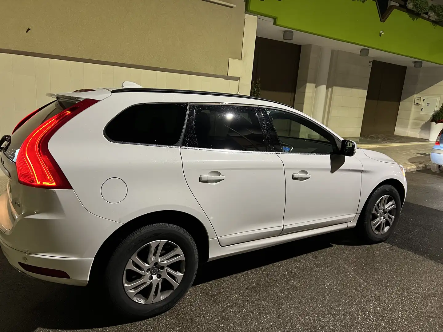 Volvo XC60 2.0 d4 Momentum 181cv geartronic - 1