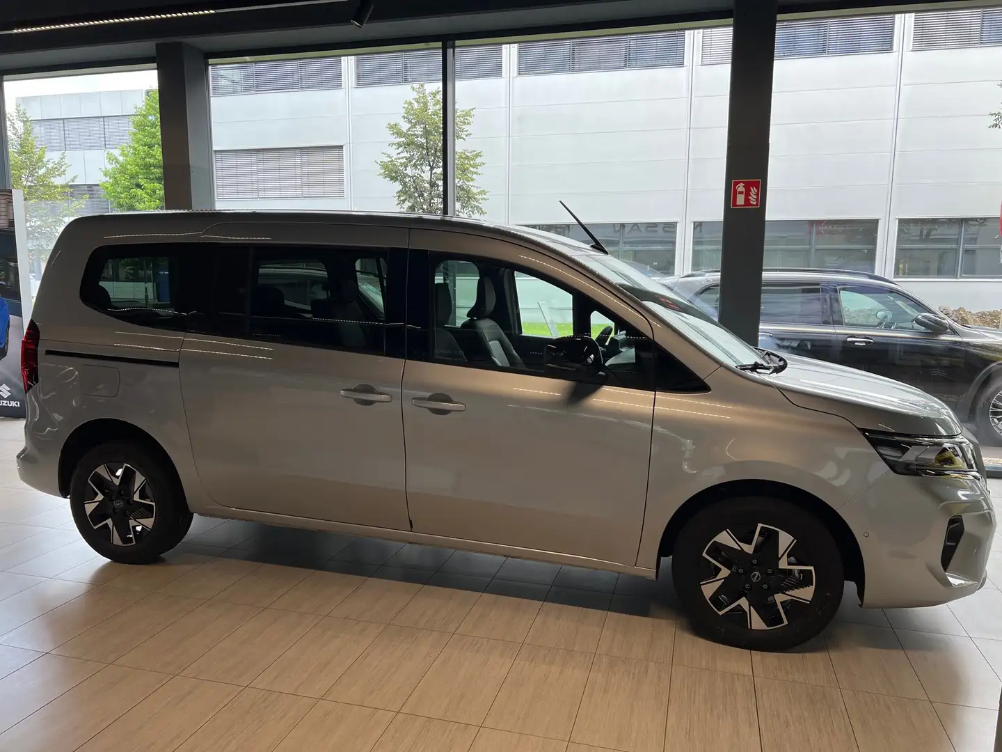 Nissan Townstar L2 DIG-T 130 Evalia First Edition 5stz. Argent - 2