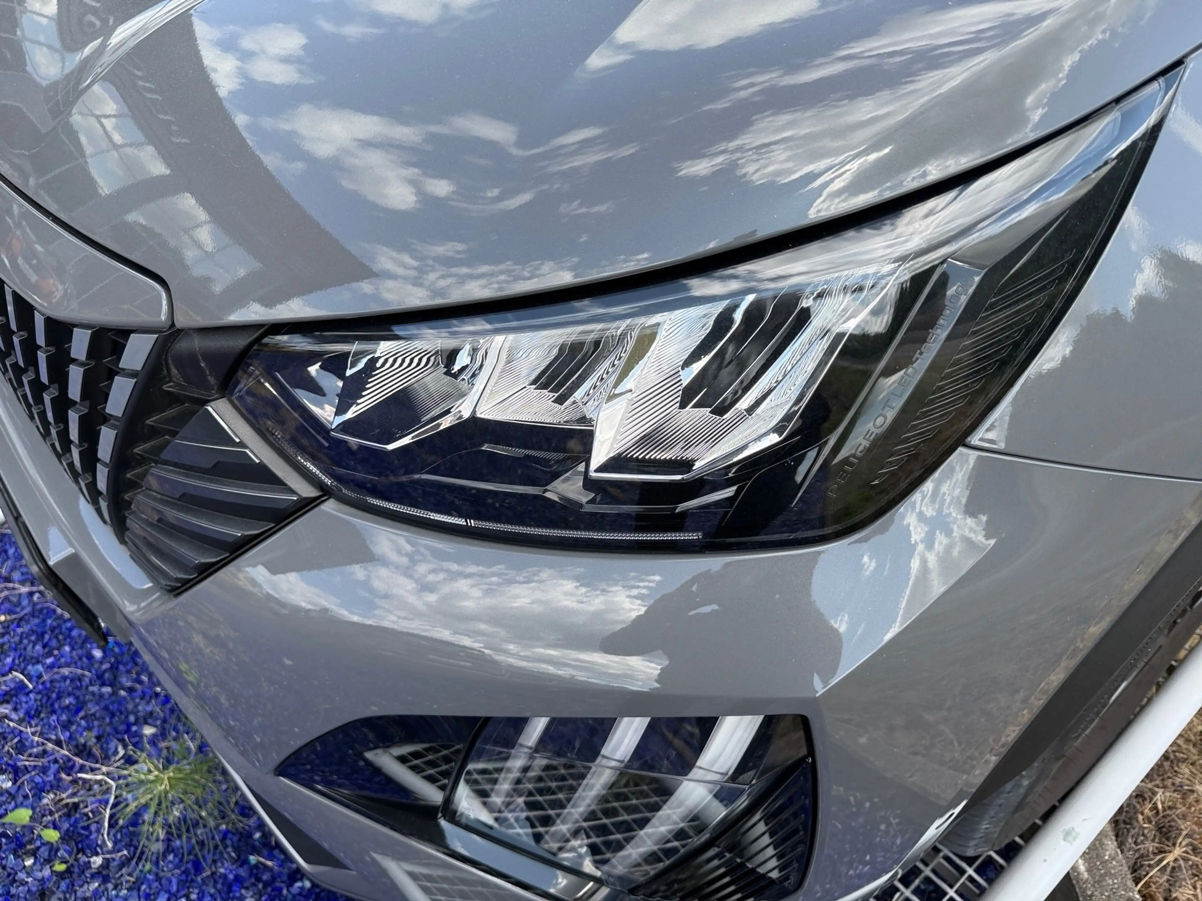 Peugeot 2008 1.2 PureTech 130 Allure LED PDC KlimaA AUT — photo 3