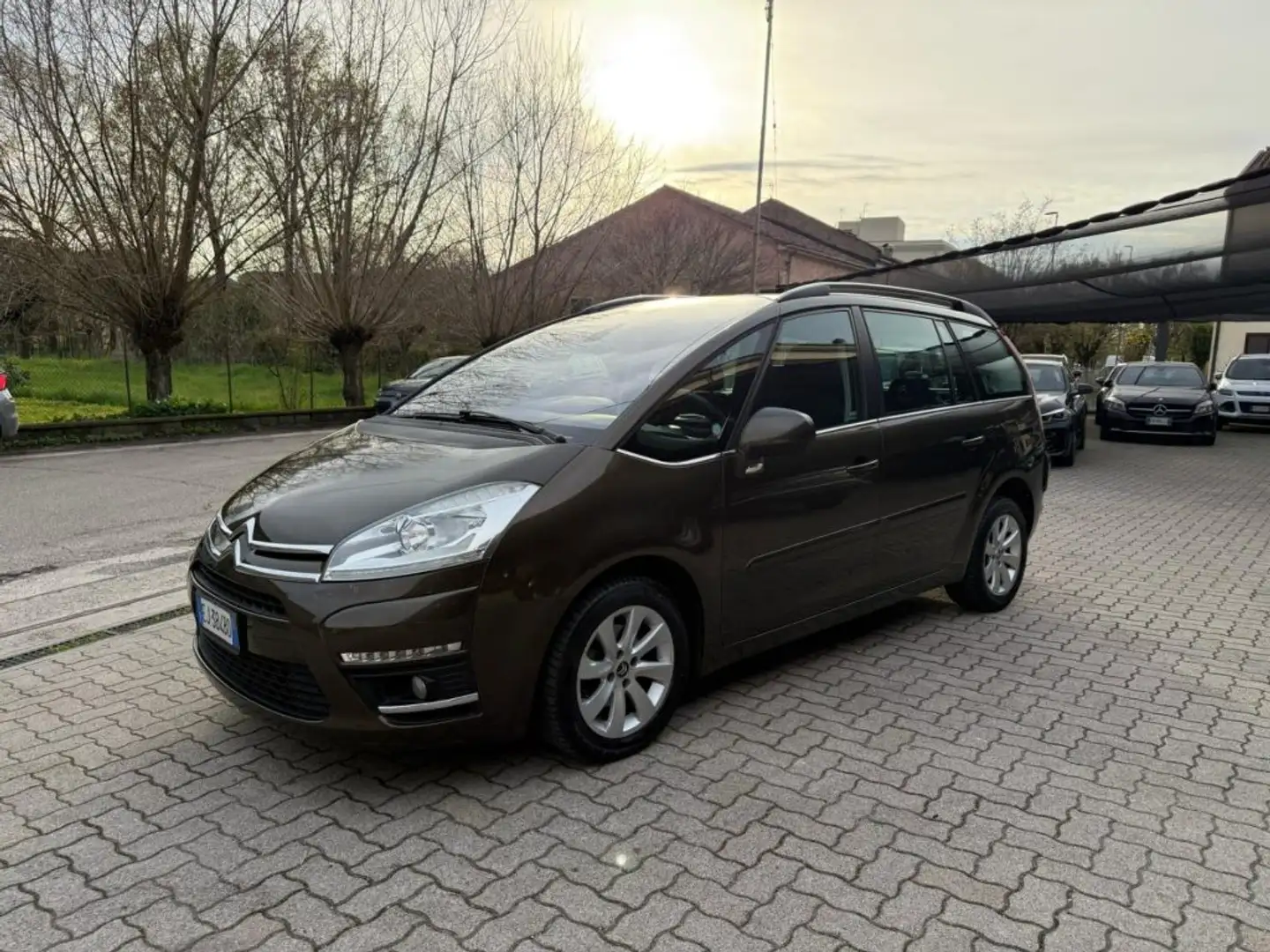 Citroen C4 Grand Picasso 1.6 HDi 110 FAP Business 7 POSTI Brun - 2