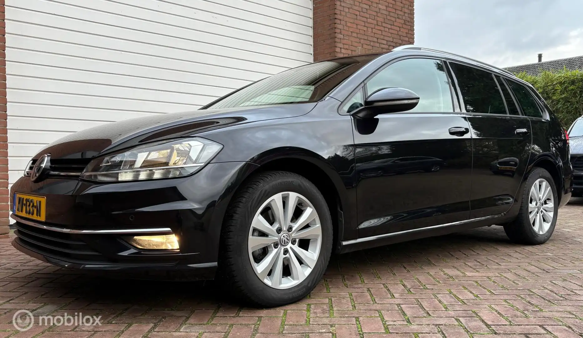 Volkswagen Golf Variant 1.0 TSI Comfortline Business Noir - 2