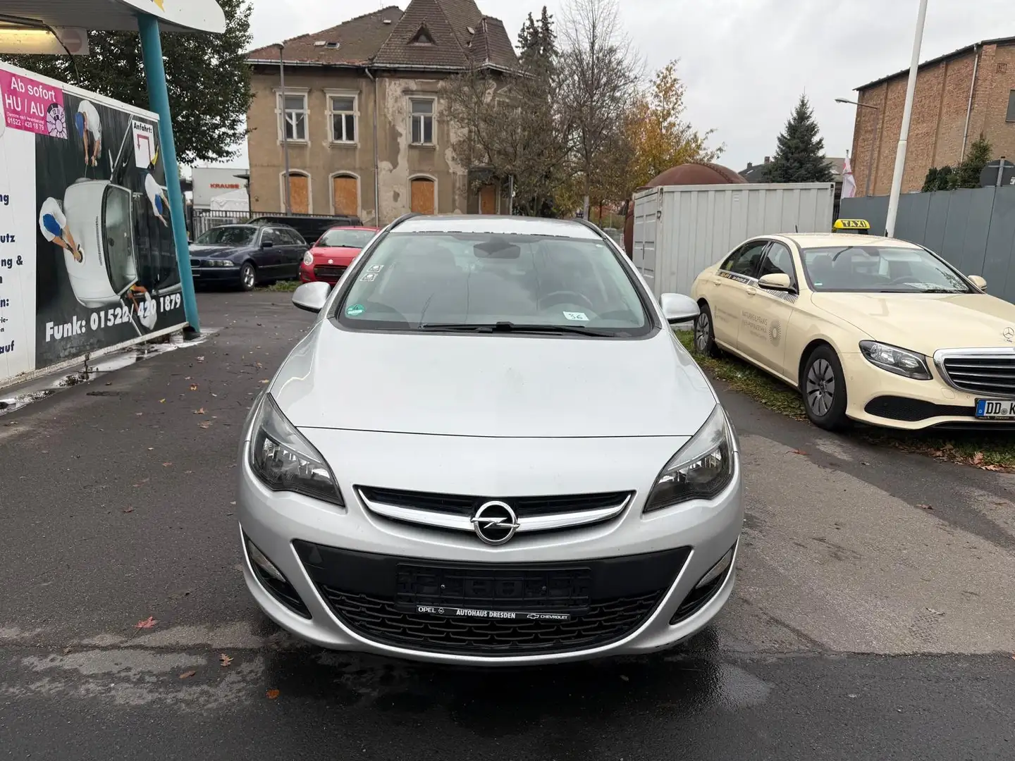 Opel Astra 1.6 CDTI DPF Grau - 2