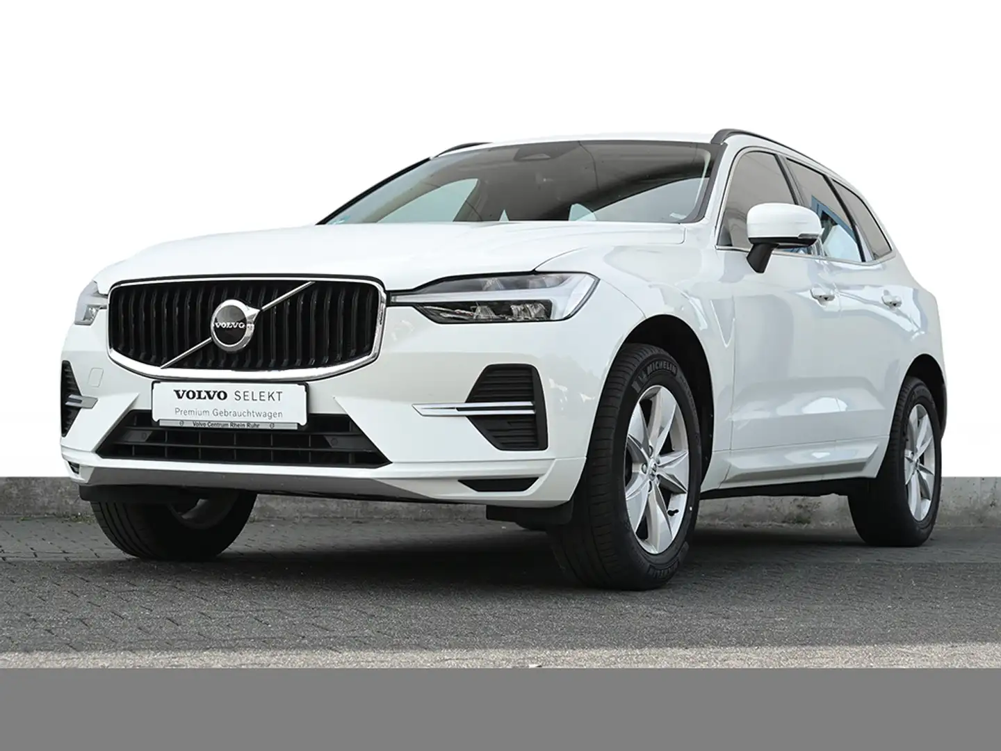 Volvo XC60 B4 2WD Momentum Pro+WP+MP+KEYLESS+FP+ Wit - 2