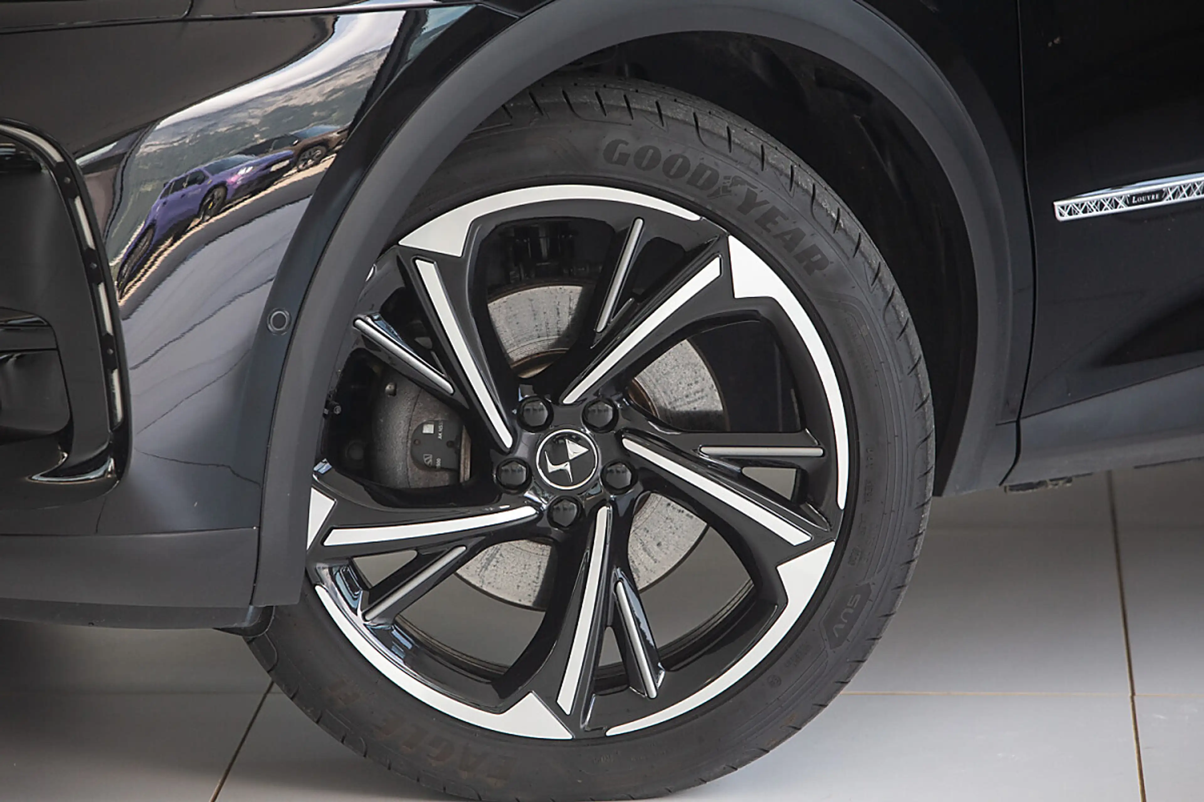 DS Automobiles DS 7 Crossback DS7 Crossback E-Tense 225 PHEV Louvre Aut. — photo 4