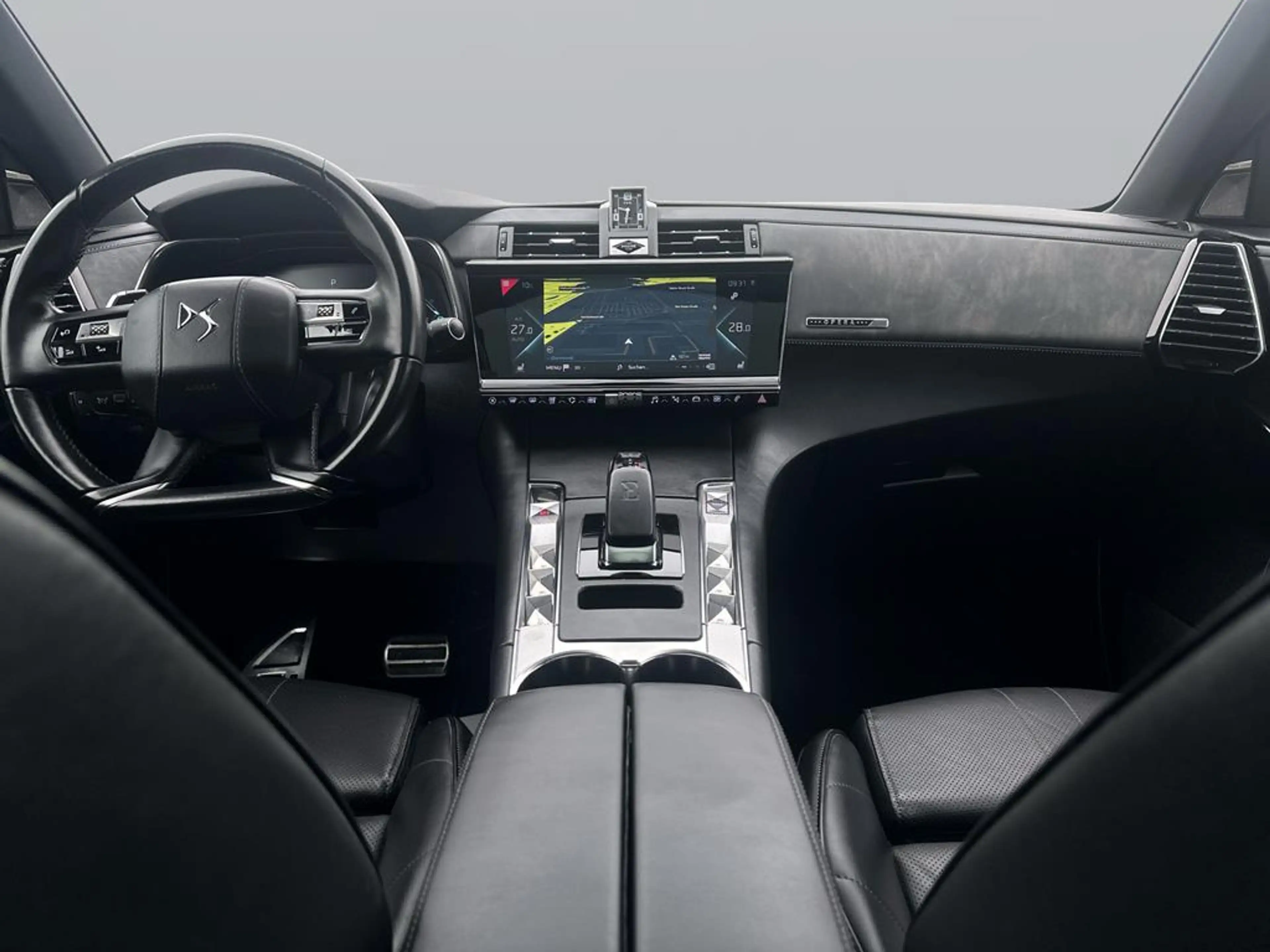 DS Automobiles DS 7 Crossback E-Tense 4x4 Be Chic — photo 9