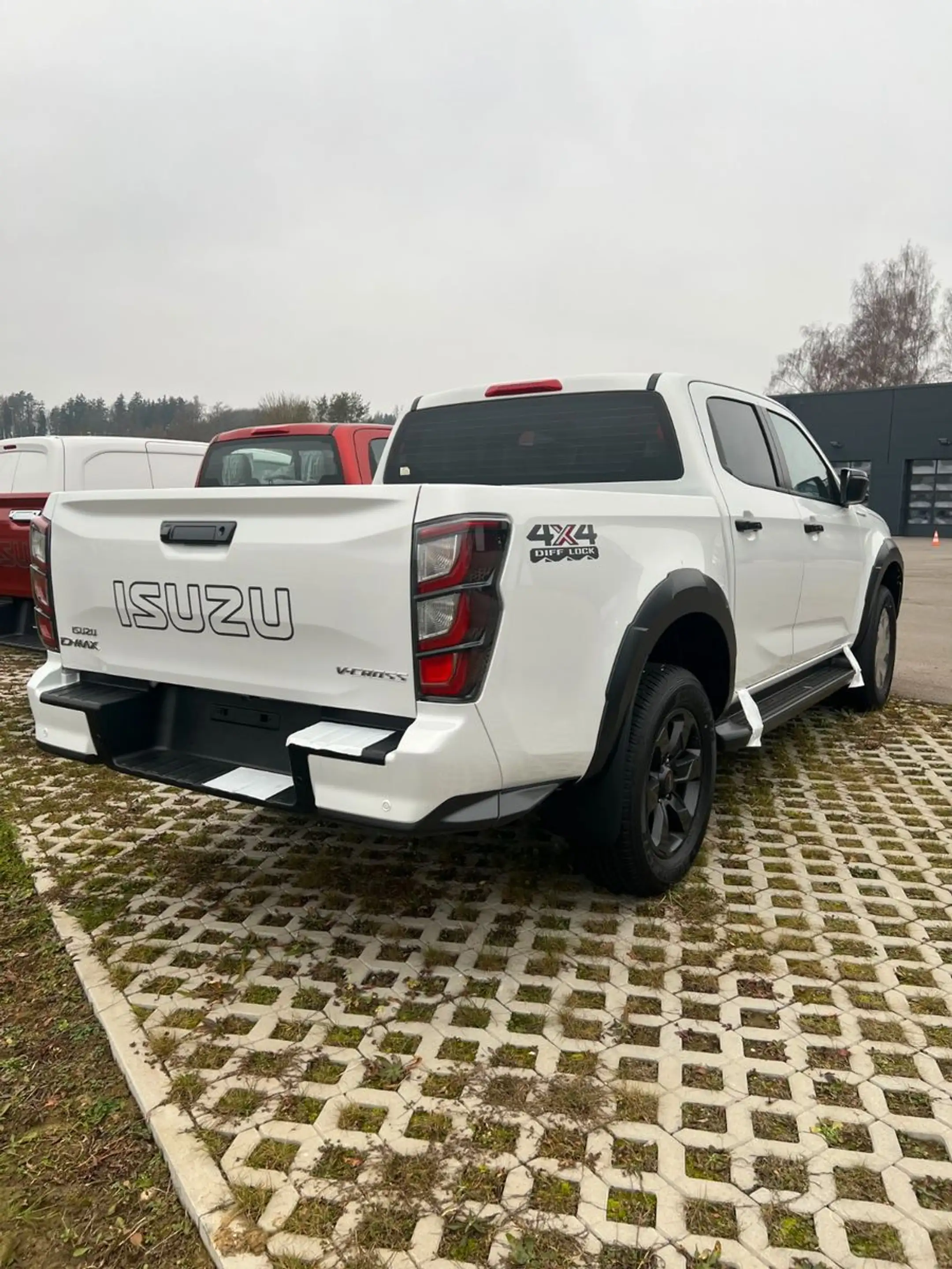 Isuzu D-Max V-Cross,Double Cab,neues Modell,RFK,AppleC — photo 6