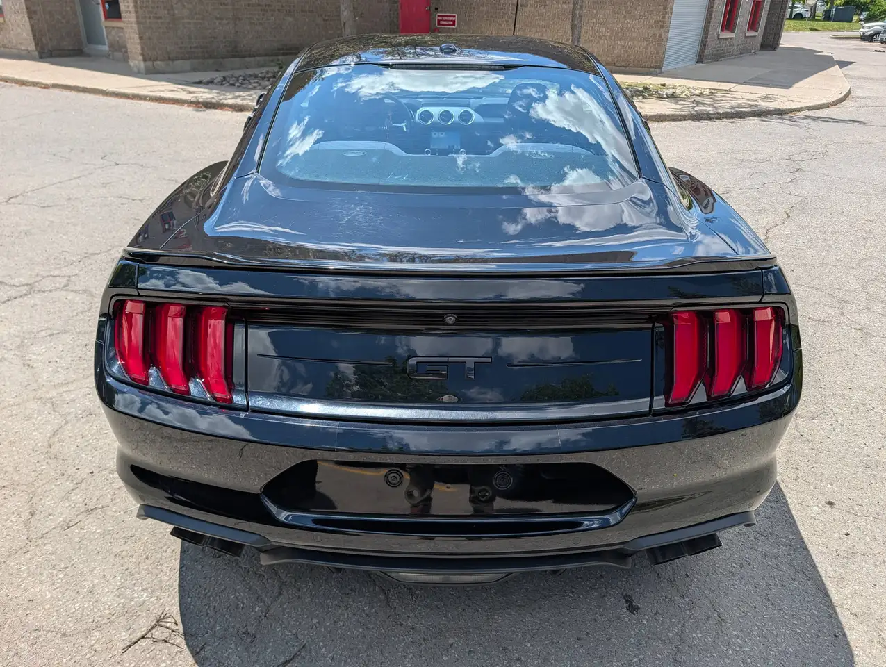 Ford Mustang снимка Ford Mustang