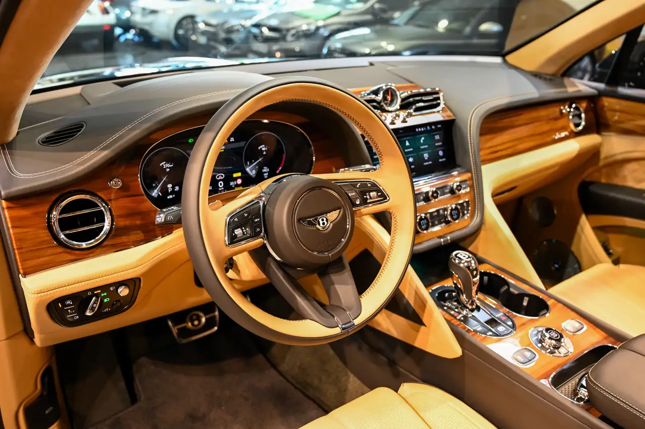 Bentley Bentayga 2024