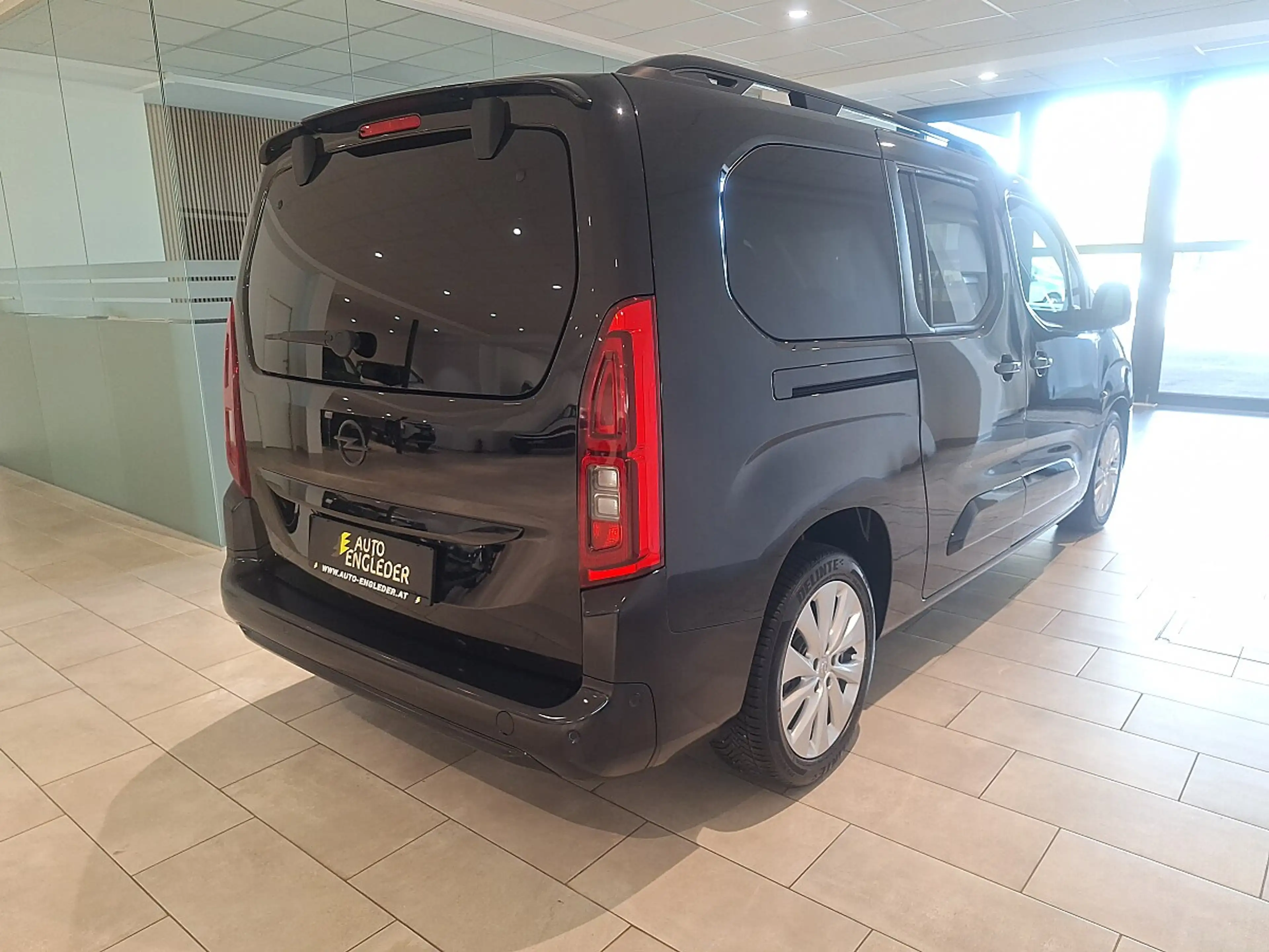 Opel Combo Life 1,2 Dir. Inj. Turbo L Ultimate S/S S. Aut. — photo 5