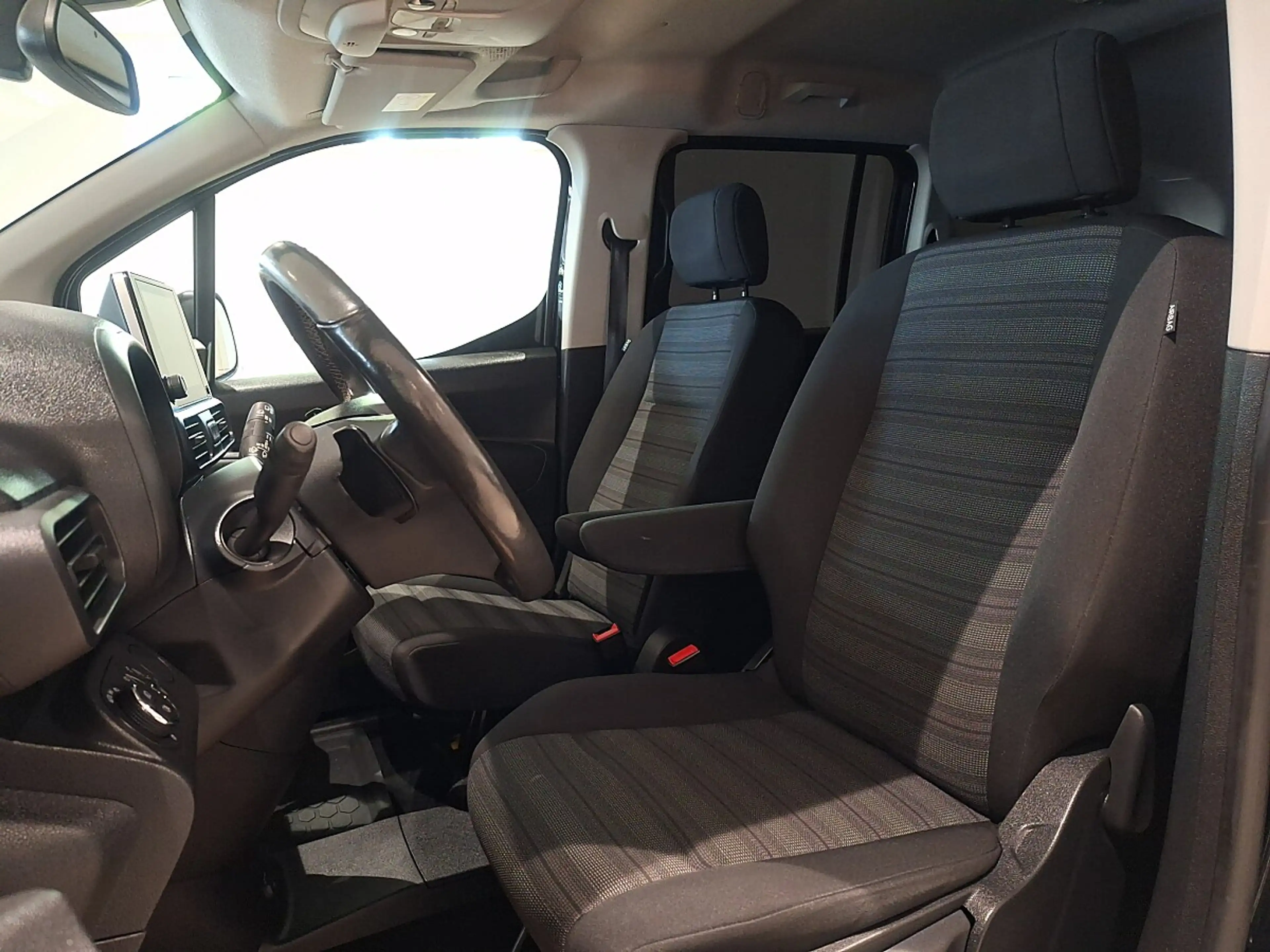 Opel Combo Life 1,2 Dir. Inj. Turbo L Ultimate S/S S. Aut. — photo 15