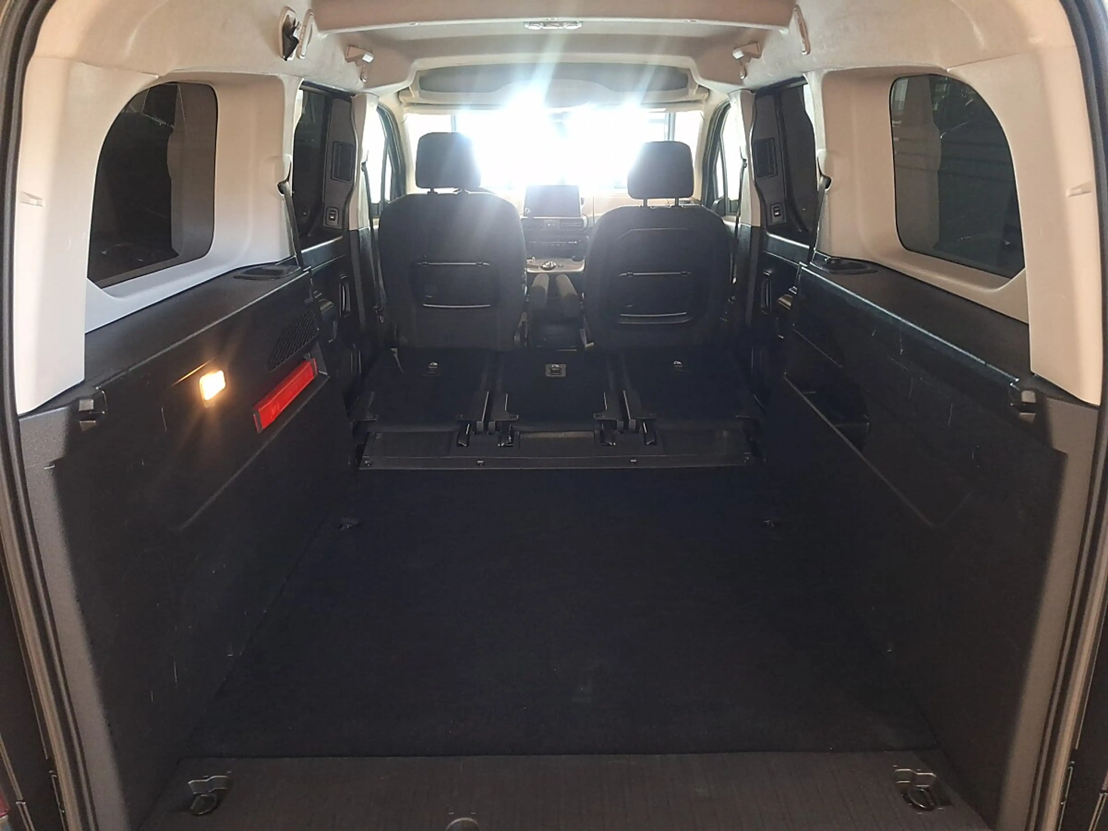 Opel Combo Life 1,2 Dir. Inj. Turbo L Ultimate S/S S. Aut. — photo 9
