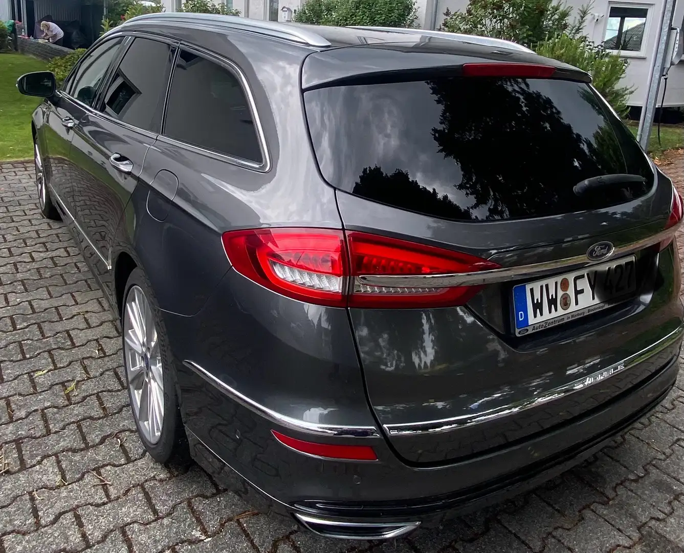 Ford Mondeo Vignale Turnier Grau - 2