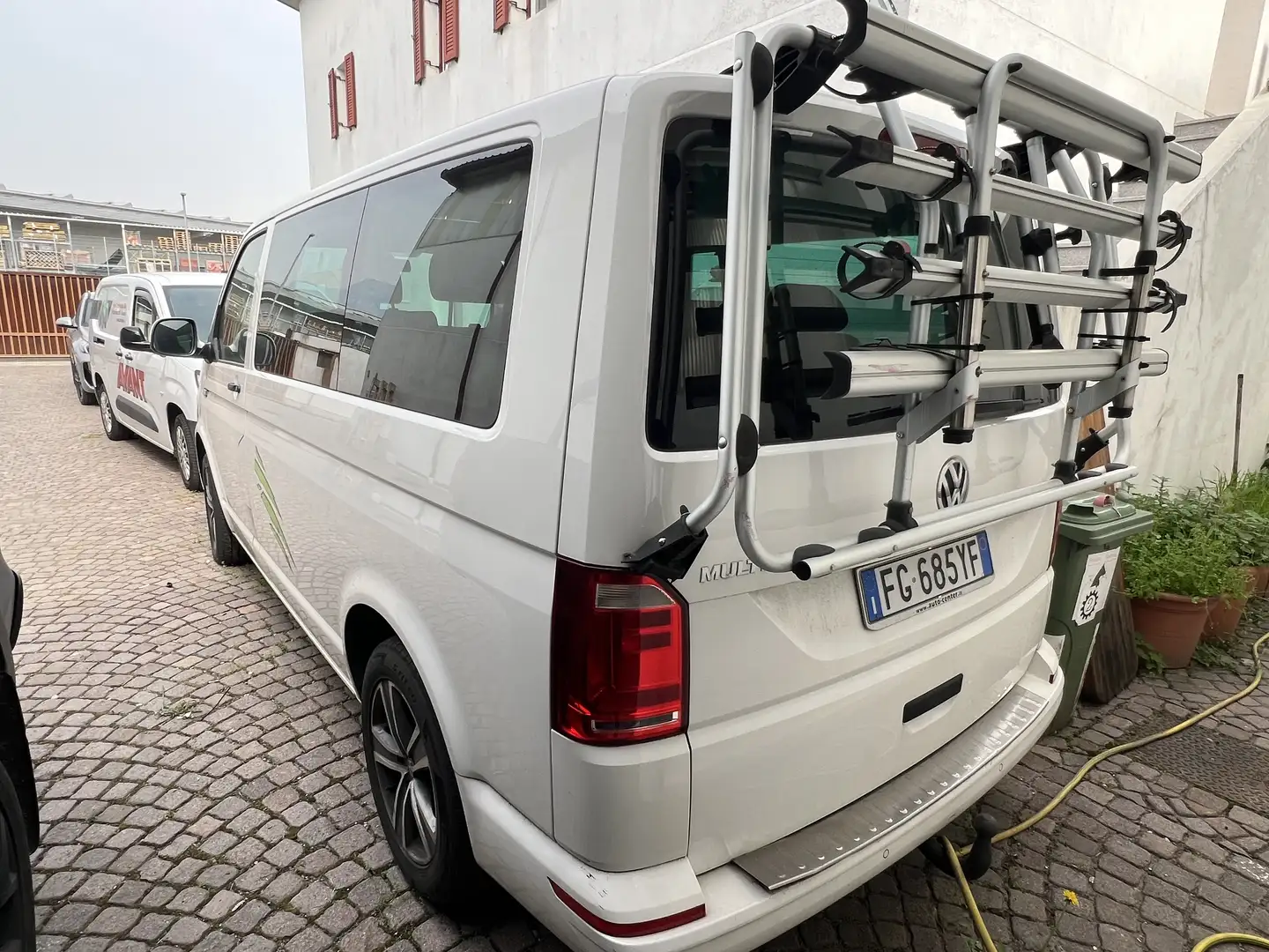 Volkswagen T6 Multivan 2.0 tdi Highline 150cv - 1