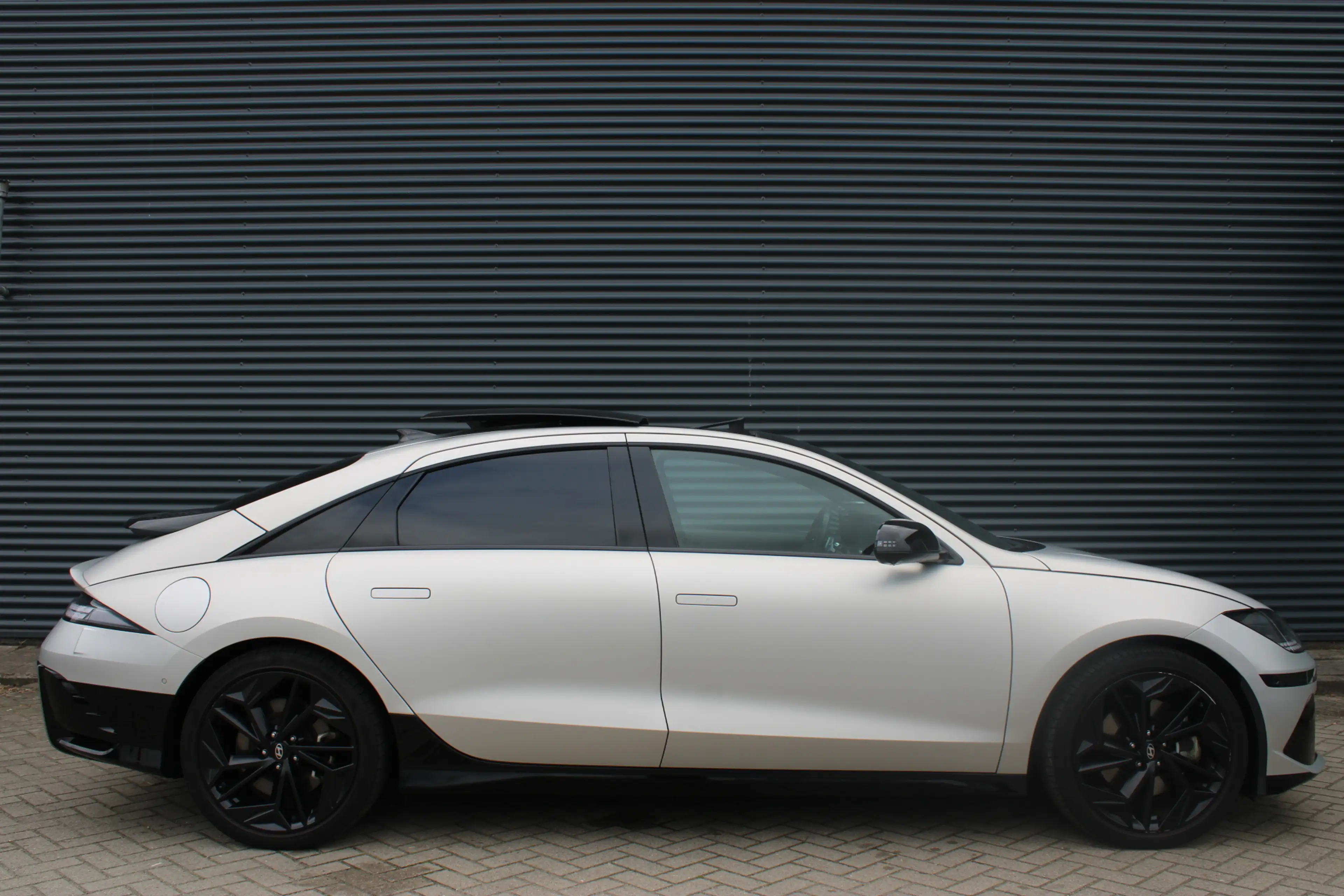 Hyundai IONIQ 6 First Edition AWD 77.4 kWh 325PK Panoramdak Trekha — photo 6