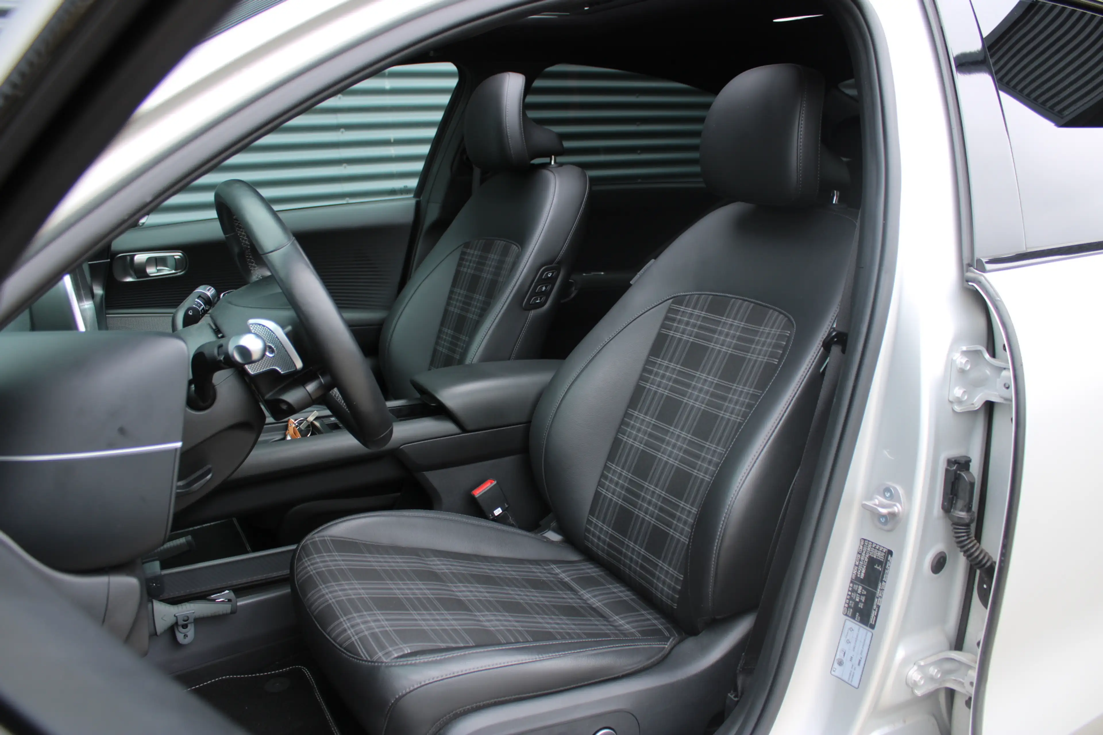 Hyundai IONIQ 6 First Edition AWD 77.4 kWh 325PK Panoramdak Trekha — photo 10