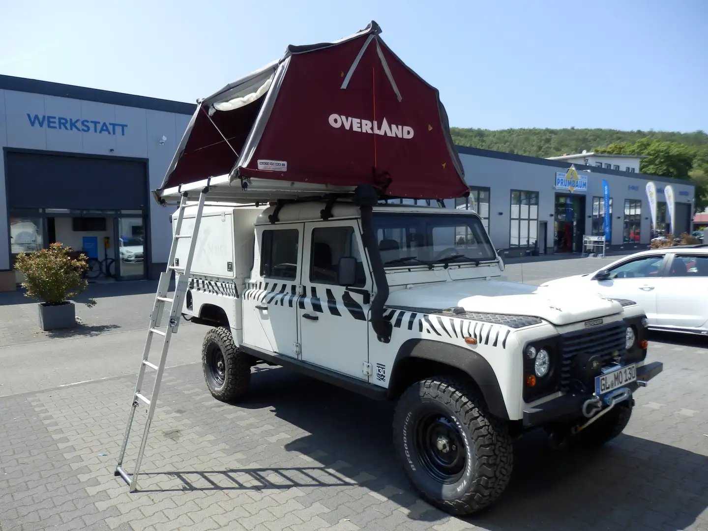 Land Rover Defender 130 CC TD5, aufwendig umgebautes Reisefahrzeug Weiß - 1