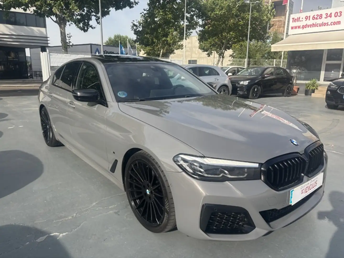 BMW 520 520dA xDrive Gris - 1