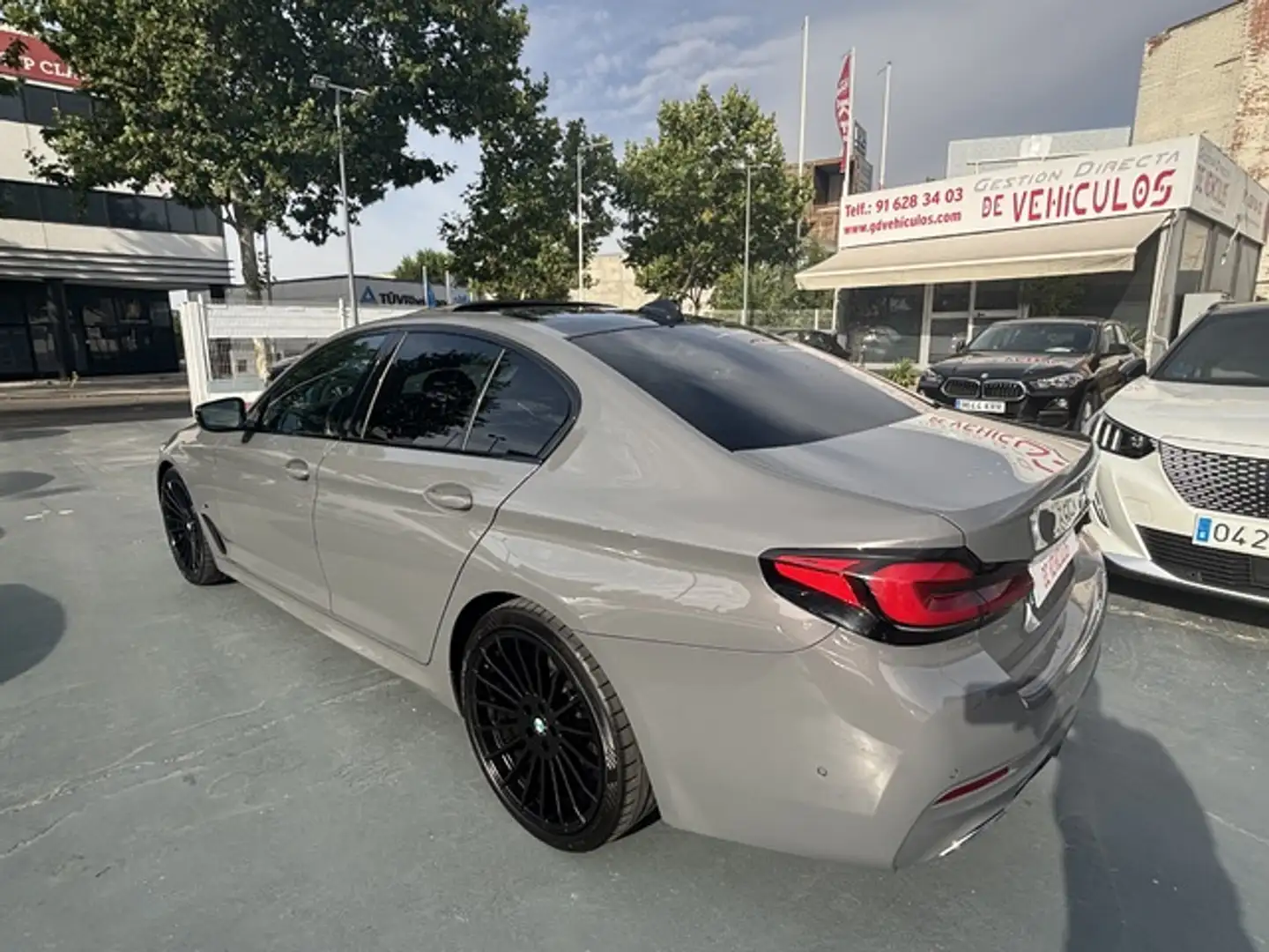 BMW 520 520dA xDrive Gris - 2