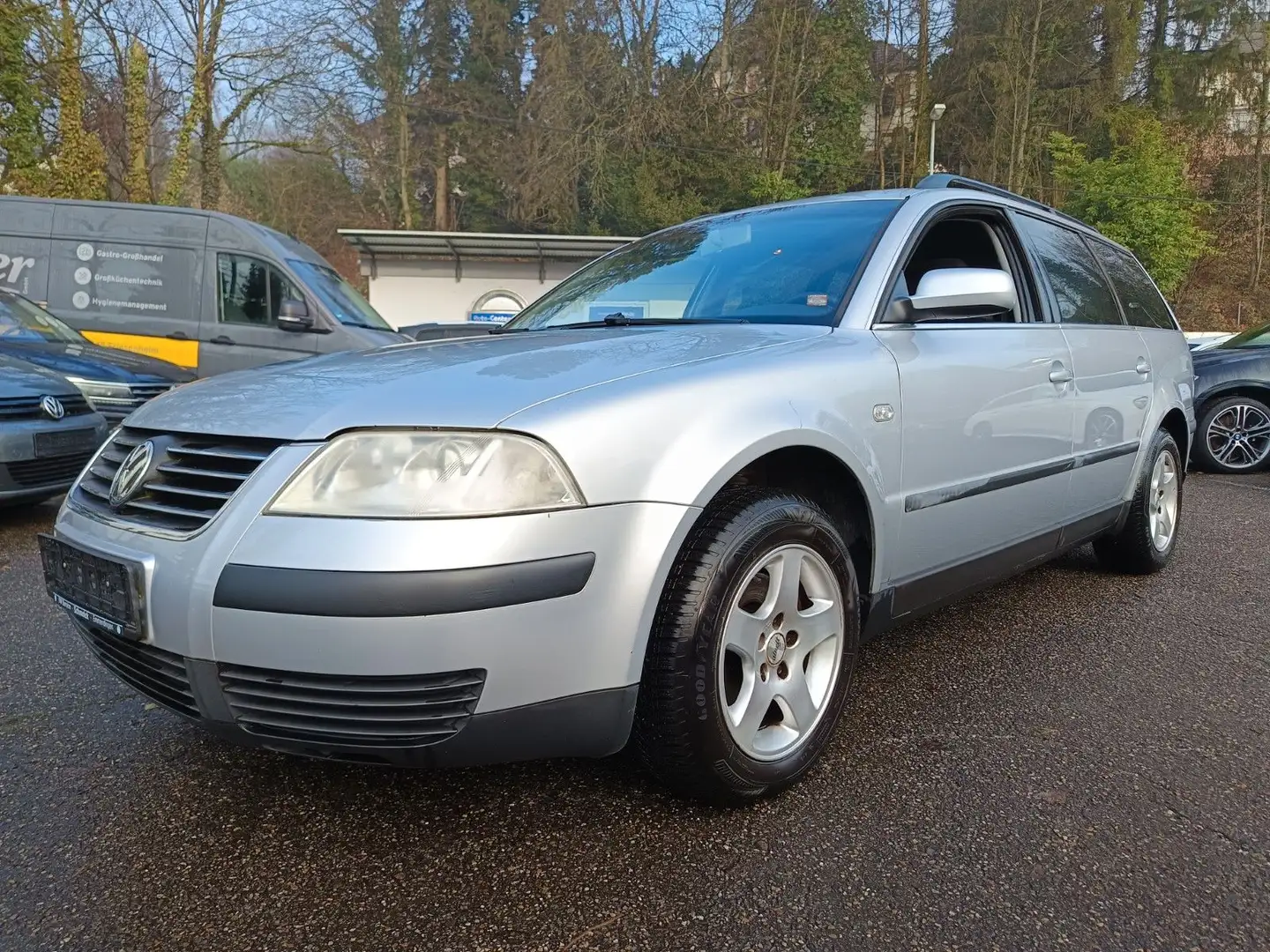 Volkswagen Passat Variant Comfortline TÜV NEU Silber - 1