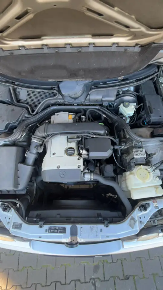 Mercedes-Benz E 200 Avantgarde, foto 9