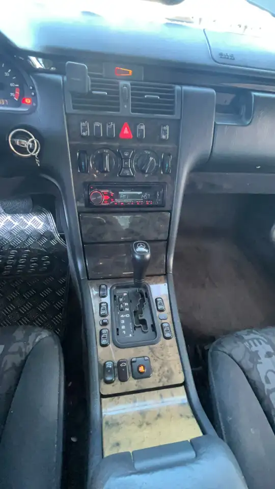 Mercedes-Benz E 200 Avantgarde, foto 7