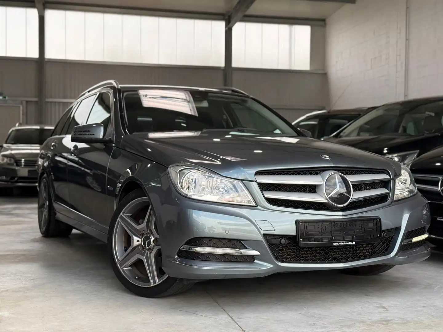 Mercedes-Benz C 200 T CGI BlueEfficiency Gris - 2