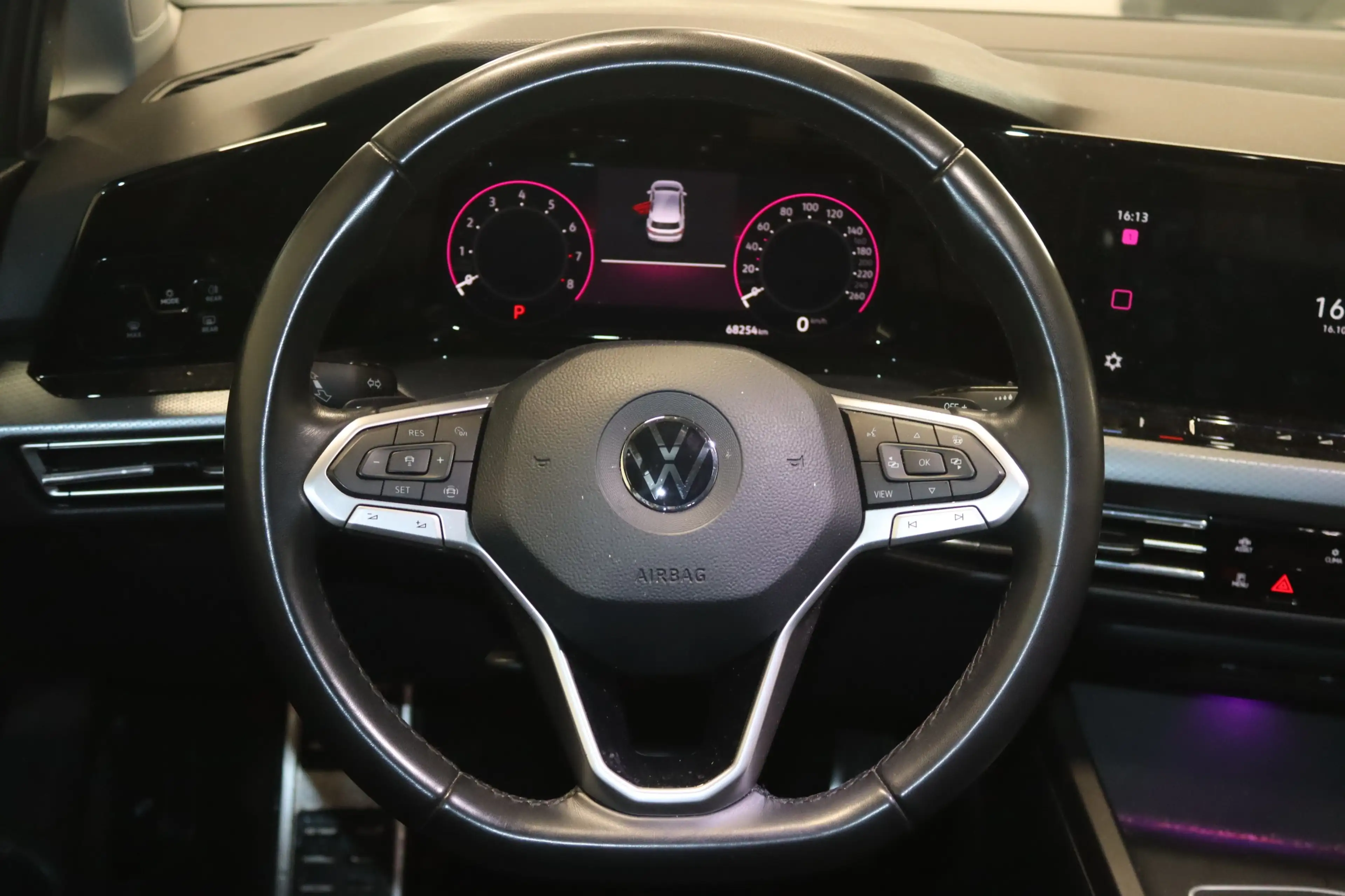 Volkswagen Golf VIII Active eTSI DSG-NAV-LED-ACC-SHZ-LKHZ- — photo 5