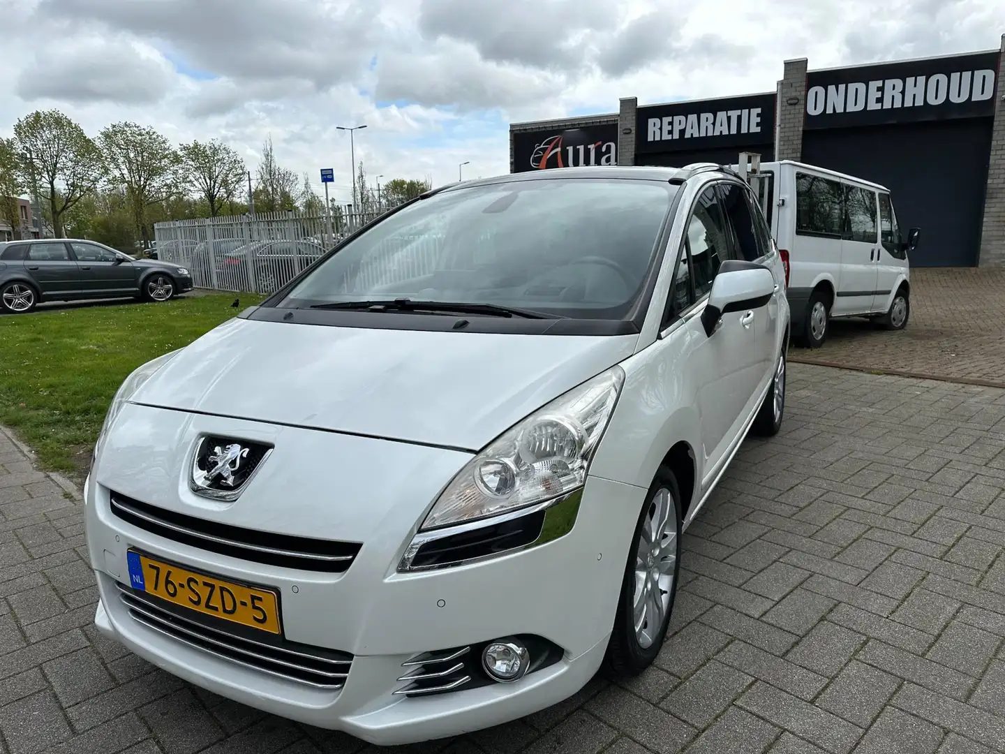 Peugeot 5008 1.6 THP Blue Lease Executive 7p. Blanc - 2