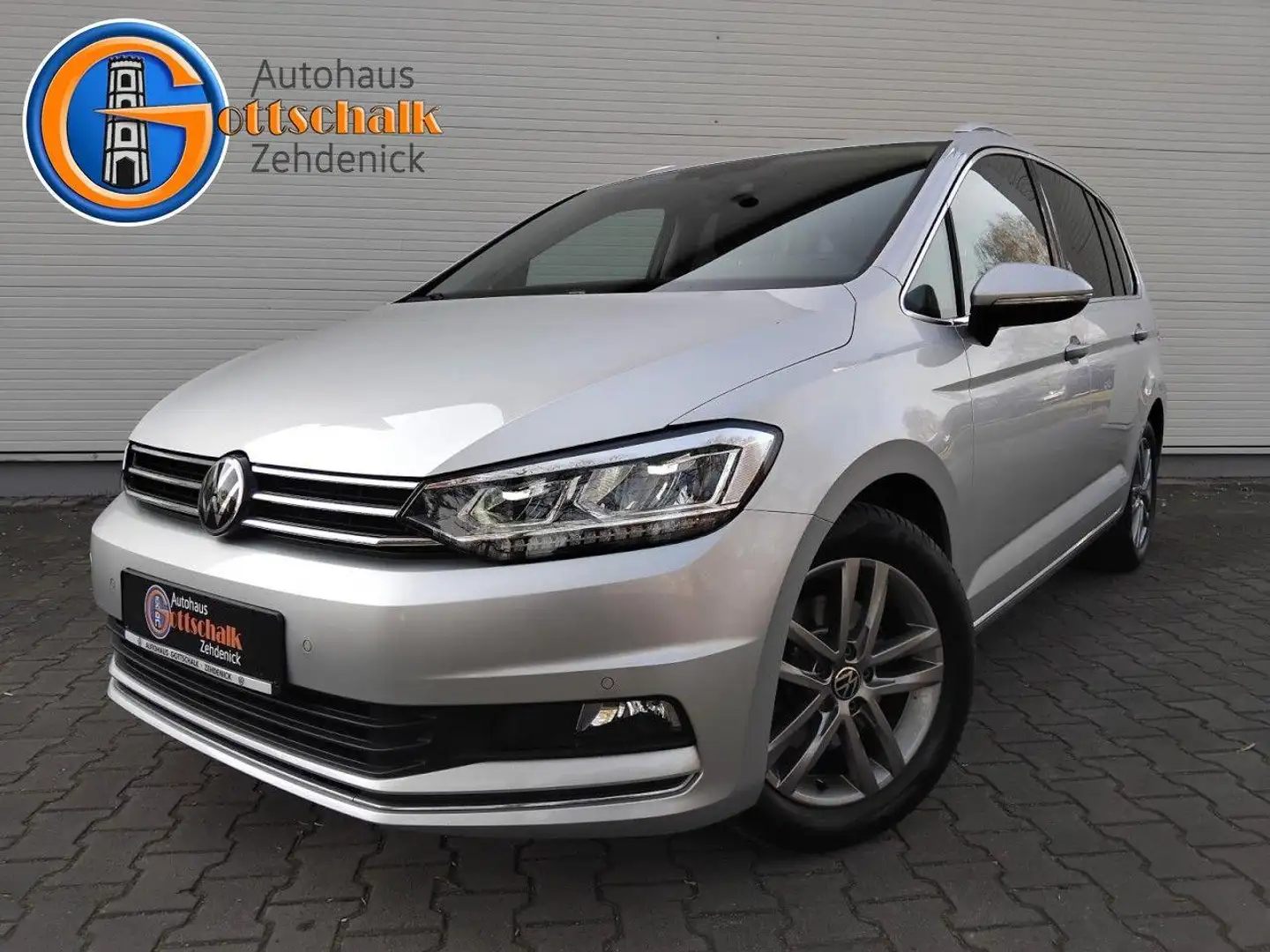 Volkswagen Touran 1.5 TSI Highline DSG LED Kessy Navi Silber - 2