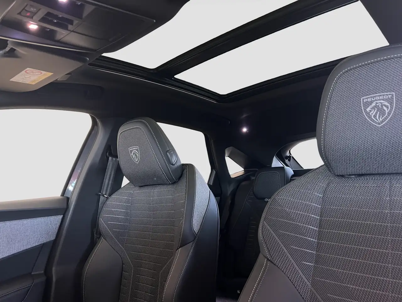 Peugeot 3008 Hybrid 145 e-DCS6 GT 17