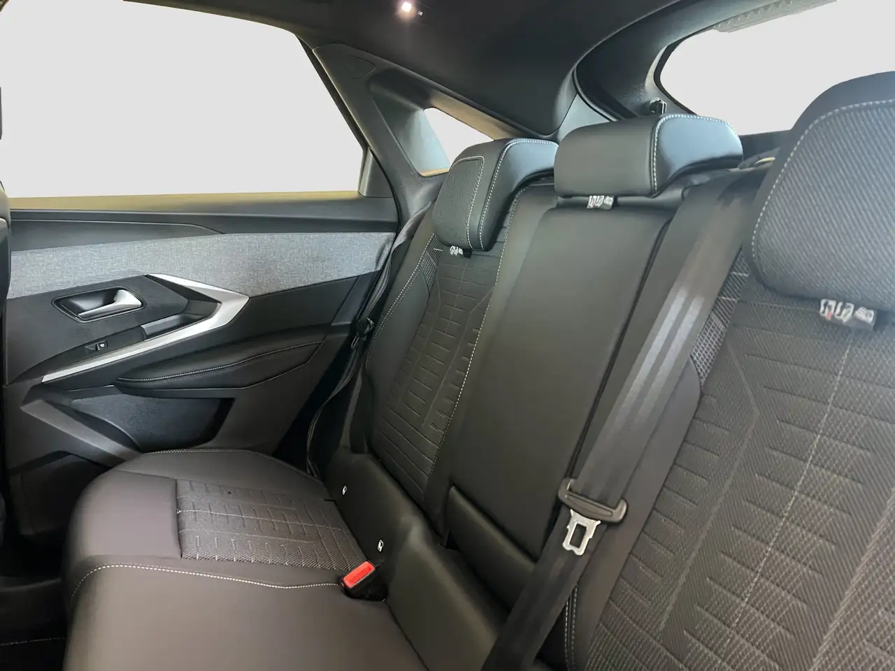 Peugeot 3008 Hybrid 145 e-DCS6 GT 10